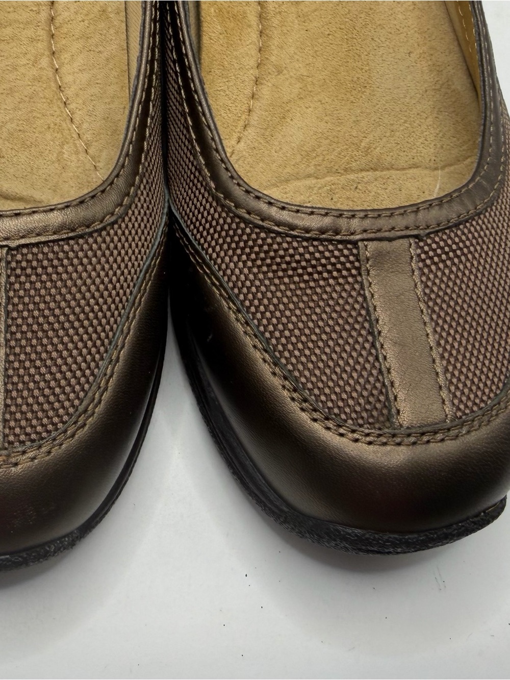 NWOT Softspots Metallic Bronze Slip Ons Comfort Flats -Size 8 - Picture 7 of 8